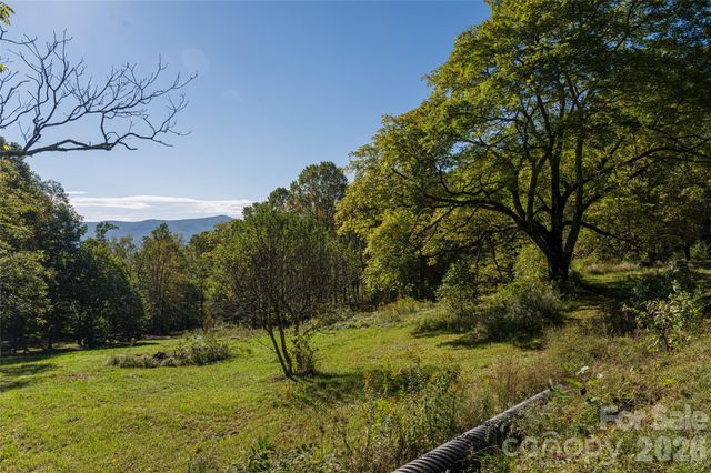 360 Banjo Branch Road, Burnsville, NC 28714