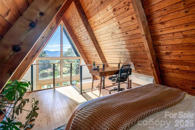 360 Banjo Branch Road, Burnsville, NC 28714
