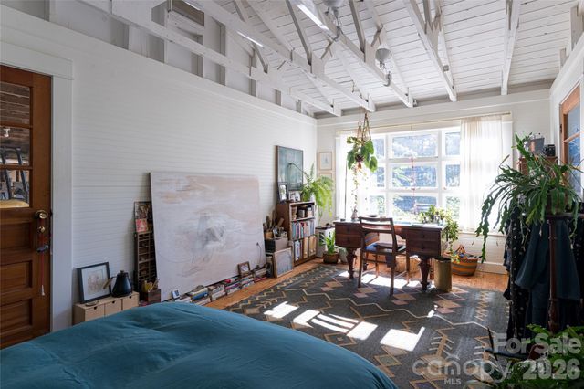 360 Banjo Branch Road, Burnsville, NC 28714