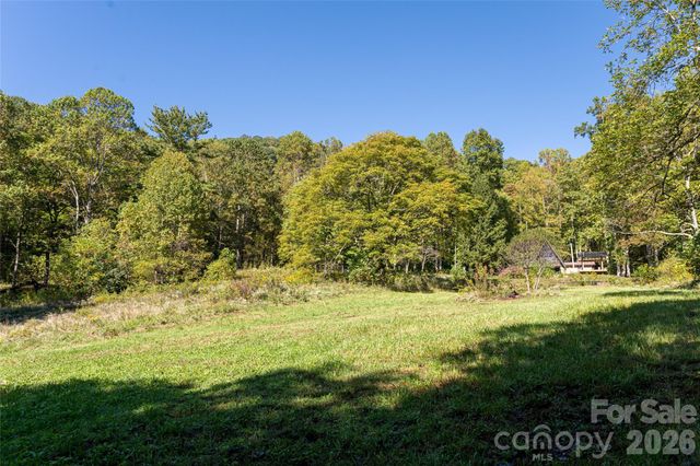 360 Banjo Branch Road, Burnsville, NC 28714