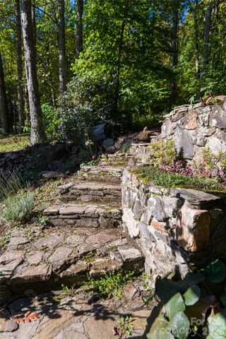 360 Banjo Branch Road, Burnsville, NC 28714
