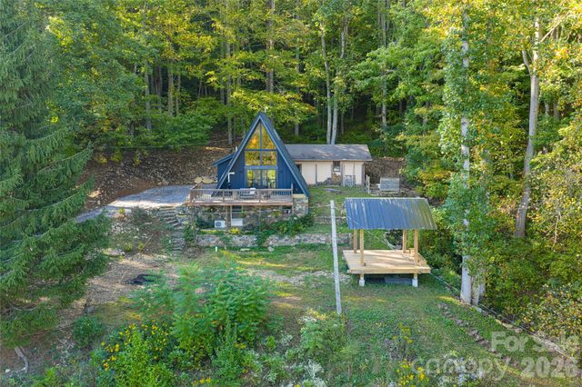 360 Banjo Branch Road, Burnsville, NC 28714