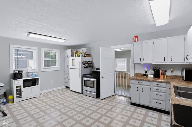 5 E Jefferson Street, Maxwell, IN 46154
