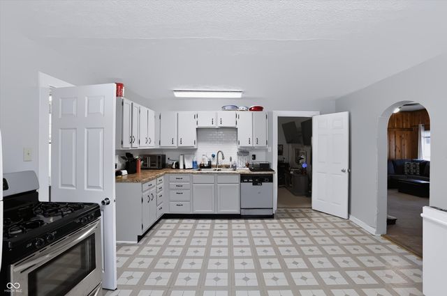 5 E Jefferson Street, Maxwell, IN 46154