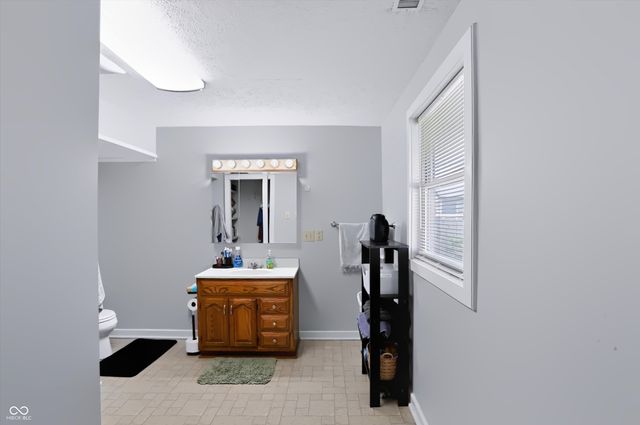 5 E Jefferson Street, Maxwell, IN 46154