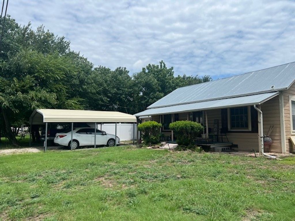 104 W Ross Street, Waxahachie, TX 75165