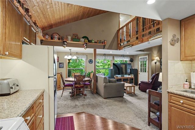 9371 South Protection Road, Holland, NY 14080
