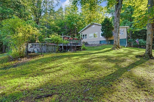9371 South Protection Road, Holland, NY 14080