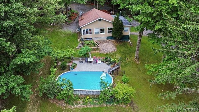 9371 South Protection Road, Holland, NY 14080