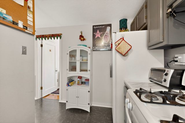 136 E Santa Fe Avenue, Santa Fe, NM 87505