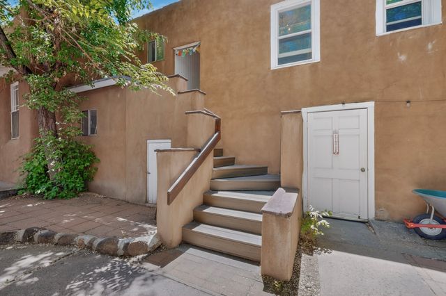 136 E Santa Fe Avenue, Santa Fe, NM 87505