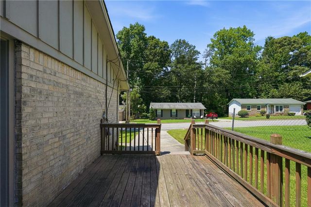 18 Westgate Park Drive, Newnan, GA 30263