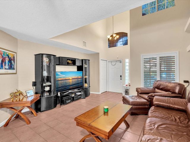 1449 Banyan Circle, Pompano Beach, FL 33069