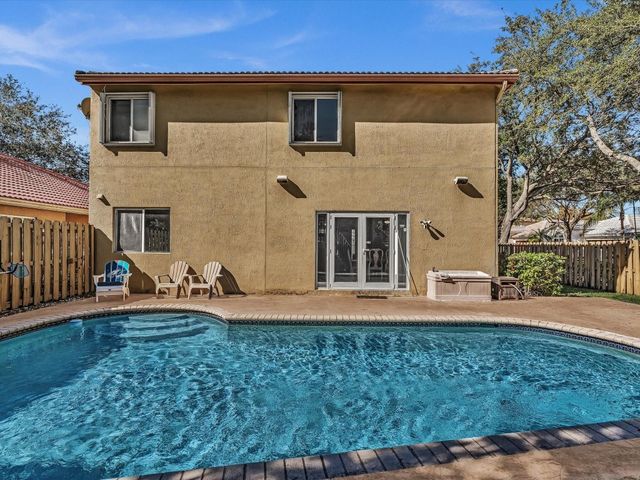 1449 Banyan Circle, Pompano Beach, FL 33069