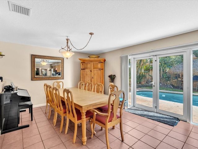 1449 Banyan Circle, Pompano Beach, FL 33069