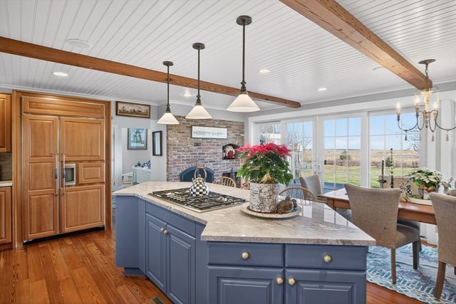 8 Dewey Ave, Sandwich, MA 02563