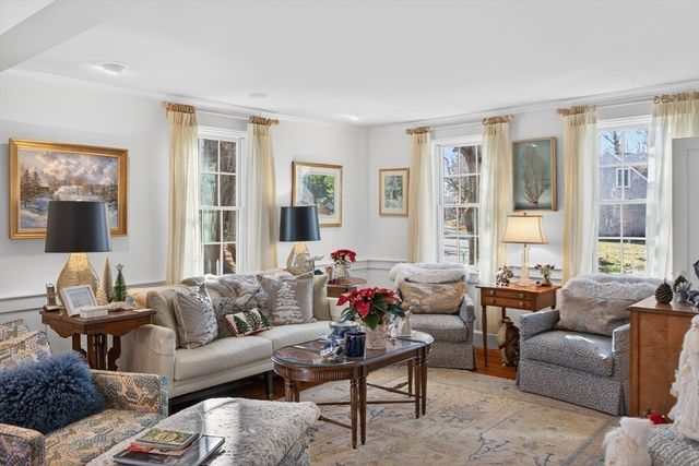 8 Dewey Ave, Sandwich, MA 02563