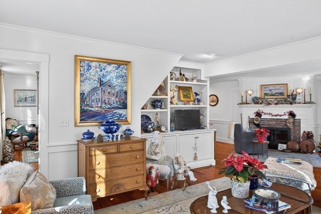 8 Dewey Ave, Sandwich, MA 02563