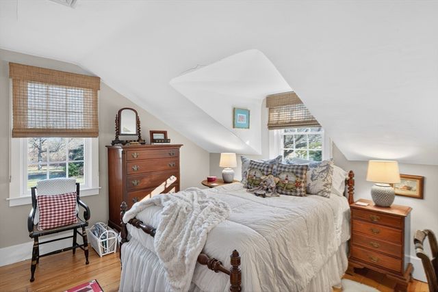 8 Dewey Ave, Sandwich, MA 02563