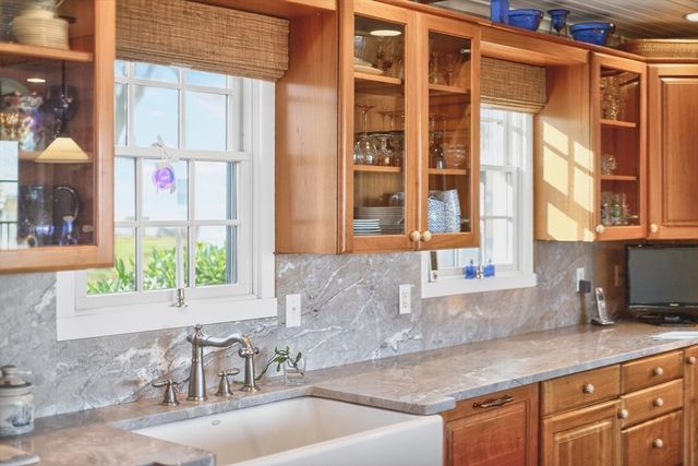 8 Dewey Ave, Sandwich, MA 02563