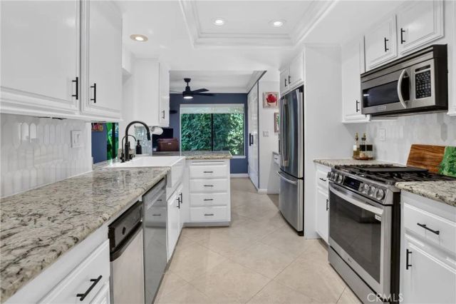27871 Esporlas 27, Mission Viejo, CA 92692