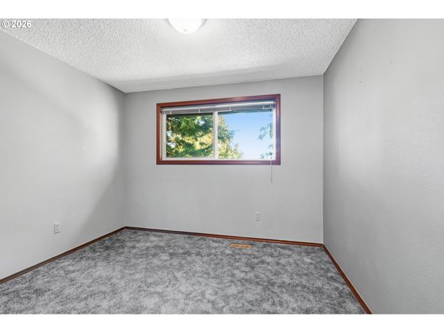2018 Se BEAVER CREEK Ln, Troutdale, OR 97060