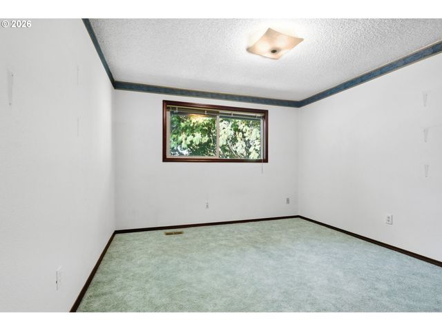 2018 Se BEAVER CREEK Ln, Troutdale, OR 97060