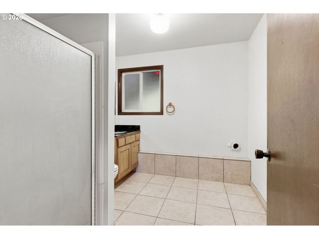 2018 Se BEAVER CREEK Ln, Troutdale, OR 97060