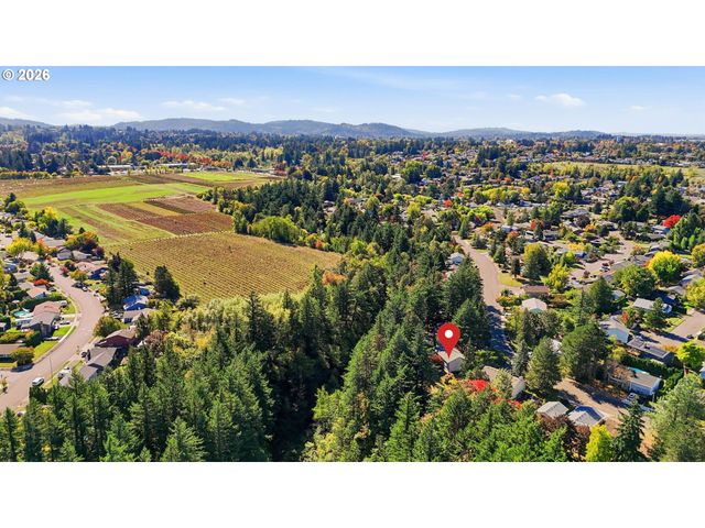2018 Se BEAVER CREEK Ln, Troutdale, OR 97060