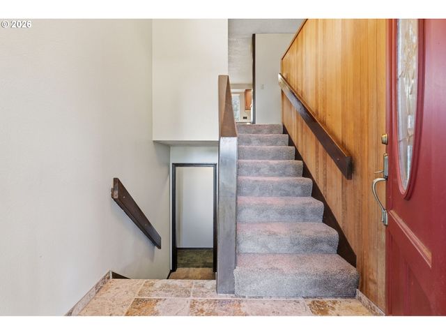2018 Se BEAVER CREEK Ln, Troutdale, OR 97060