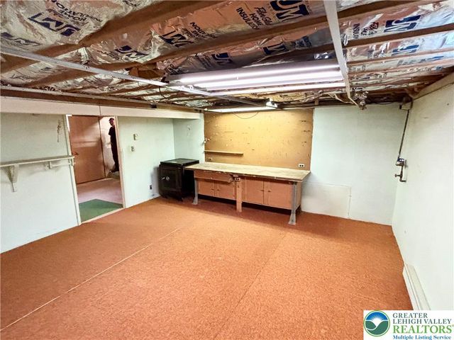 3865 ROSEWOOD Lane, Whitehall Twp, PA 18052