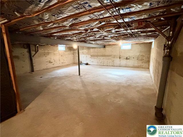 3865 ROSEWOOD Lane, Whitehall Twp, PA 18052