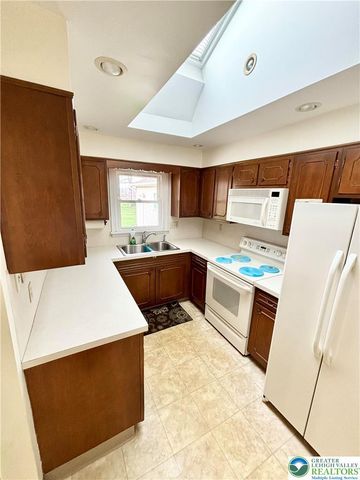 3865 ROSEWOOD Lane, Whitehall Twp, PA 18052