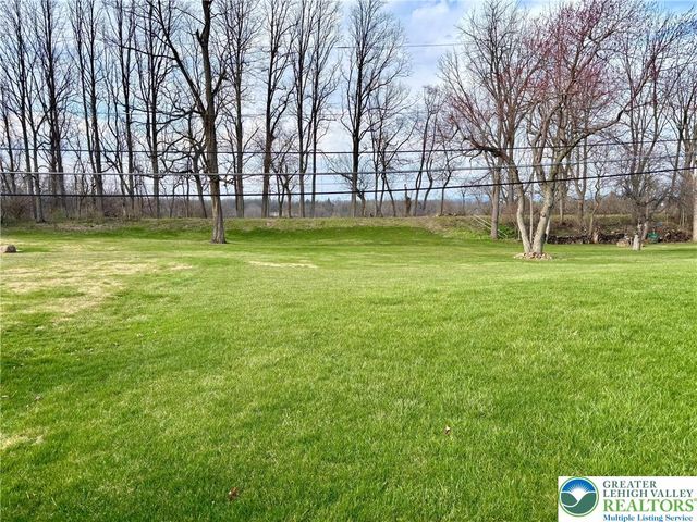 3865 ROSEWOOD Lane, Whitehall Twp, PA 18052