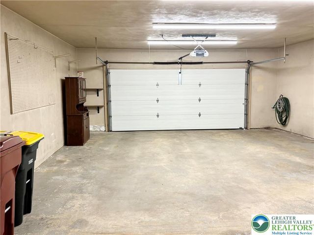 3865 ROSEWOOD Lane, Whitehall Twp, PA 18052