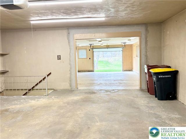 3865 ROSEWOOD Lane, Whitehall Twp, PA 18052