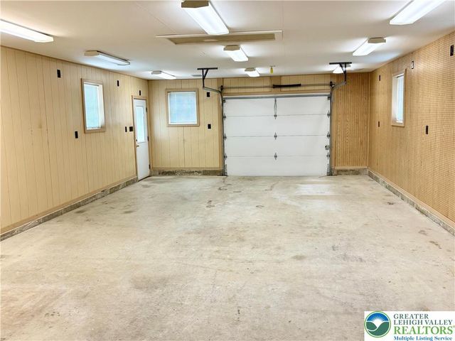 3865 ROSEWOOD Lane, Whitehall Twp, PA 18052