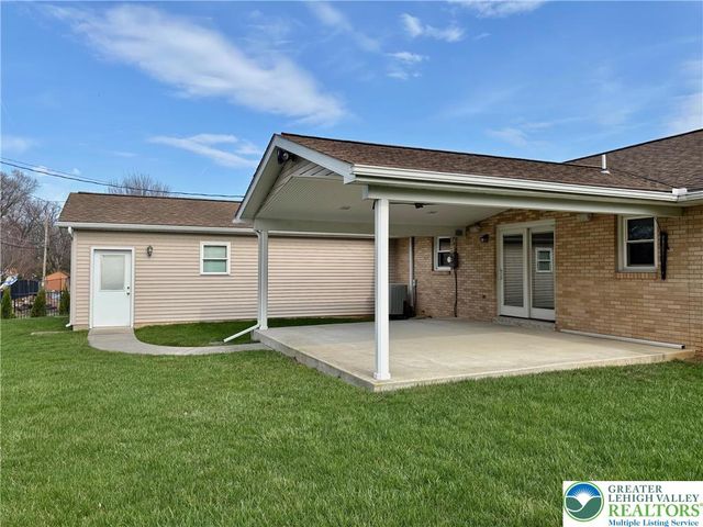 3865 ROSEWOOD Lane, Whitehall Twp, PA 18052