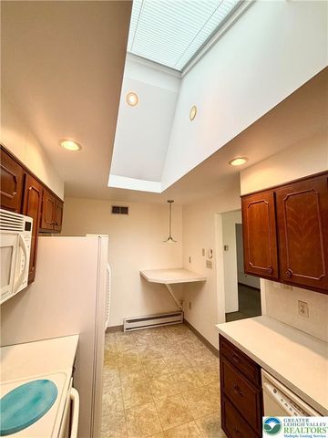 3865 ROSEWOOD Lane, Whitehall Twp, PA 18052