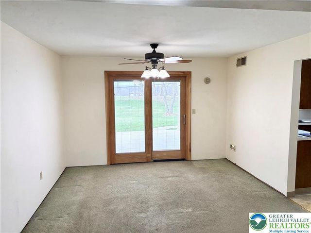 3865 ROSEWOOD Lane, Whitehall Twp, PA 18052