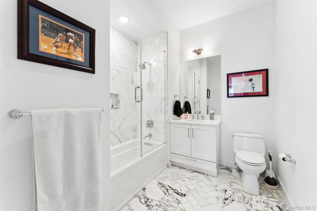 1001 Mill Creek N, Roslyn, NY 11576