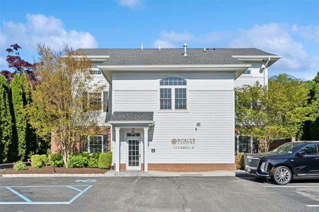 1001 Mill Creek N, Roslyn, NY 11576