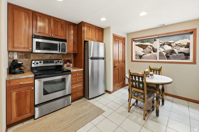 2515 W JORDAN CT, Taylorsville, UT 84129