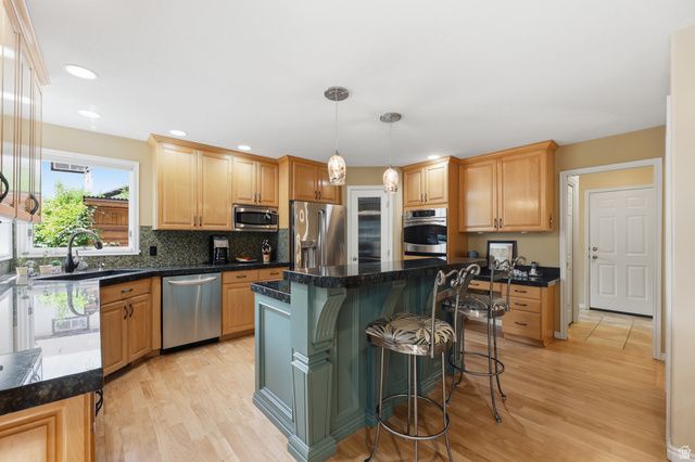 2515 W JORDAN CT, Taylorsville, UT 84129