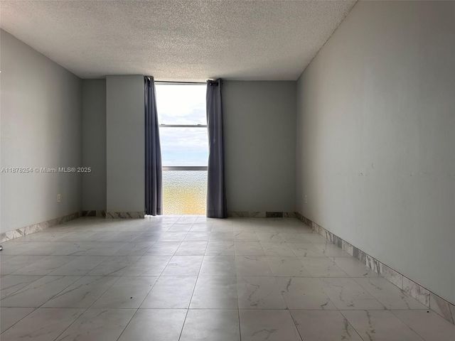 2350 NE 135th St 1406, North Miami, FL 33181