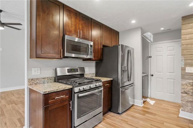 1245 Hillcrest Glenn Circle, Sugar Hill, GA 30518