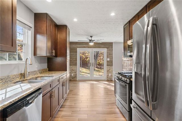 1245 Hillcrest Glenn Circle, Sugar Hill, GA 30518