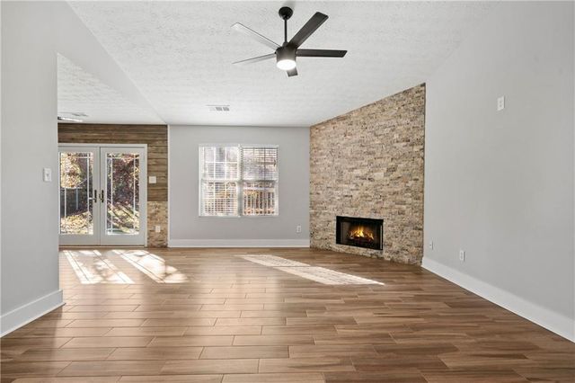 1245 Hillcrest Glenn Circle, Sugar Hill, GA 30518