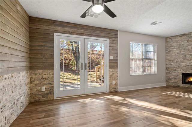 1245 Hillcrest Glenn Circle, Sugar Hill, GA 30518