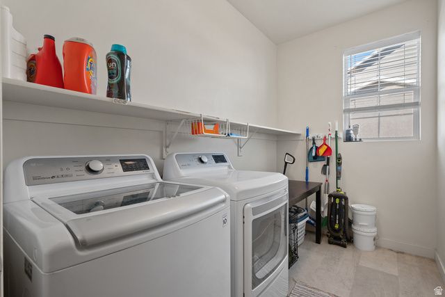 1502 E LOWE PEAK DR, Eagle Mountain, UT 84005